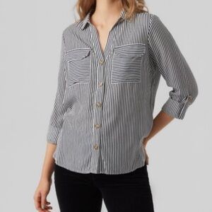 Forever 21 Striped Long Sleeve Shirt Buttons Down Chest Pocket Size Médium